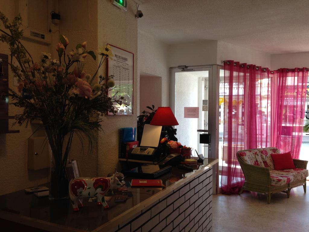 דובן Hotel De La Poste מראה חיצוני תמונה