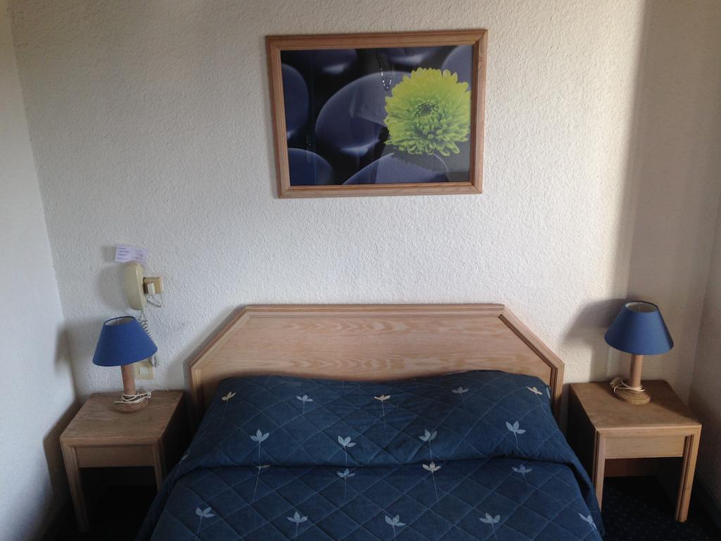 דובן Hotel De La Poste חדר תמונה